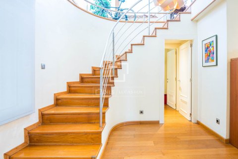 Villa de 6 dormitorios en venta en Sant Cugat del Vallès, Barcelona, Cataluña, Spain № 6369 - foto 6
