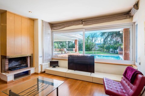 Villa de 6 dormitorios en venta en Sant Cugat del Vallès, Barcelona, Cataluña, Spain № 6369 - foto 14