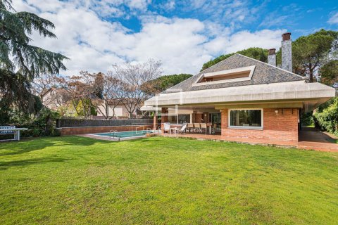 Villa de 6 dormitorios en venta en Sant Cugat del Vallès, Barcelona, Cataluña, Spain № 6369 - foto 24