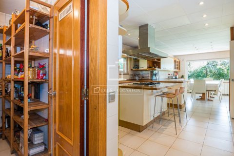Villa de 6 dormitorios en venta en Sant Cugat del Vallès, Barcelona, Cataluña, Spain № 6369 - foto 18