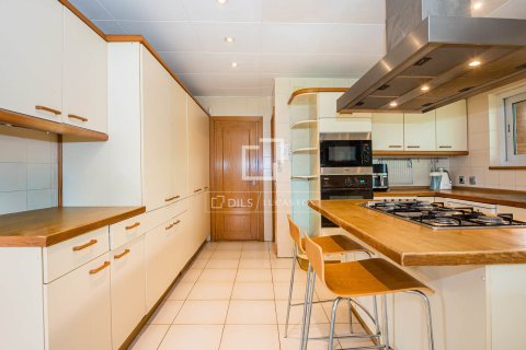 Villa de 6 dormitorios en venta en Sant Cugat del Vallès, Barcelona, Cataluña, Spain № 6369 - foto 22