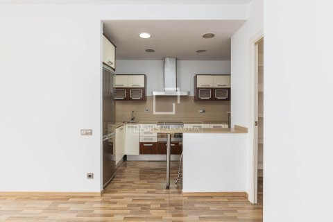 Apartamento de 2 dormitorios en venta en Barcelona, Cataluña, Spain № 6374 - foto 12
