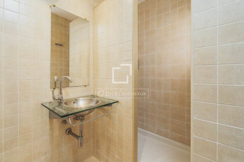 Apartamento de 2 dormitorios en venta en Barcelona, Cataluña, Spain № 6374 - foto 22