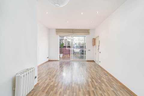 Apartamento de 2 dormitorios en venta en Barcelona, Cataluña, Spain № 6374 - foto 8
