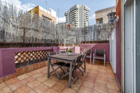 Apartamento de 2 dormitorios en venta en Barcelona, Cataluña, Spain № 6374 - foto 2