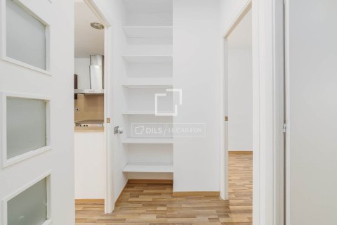 Apartamento de 2 dormitorios en venta en Barcelona, Cataluña, Spain № 6374 - foto 20