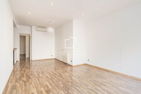 Apartamento de 2 dormitorios en venta en Barcelona, Cataluña, Spain № 6374 - foto 11