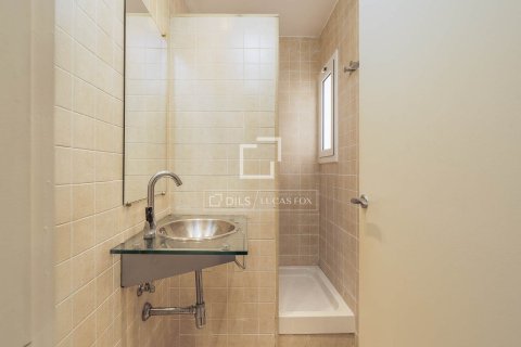 Apartamento de 2 dormitorios en venta en Barcelona, Cataluña, Spain № 6374 - foto 21
