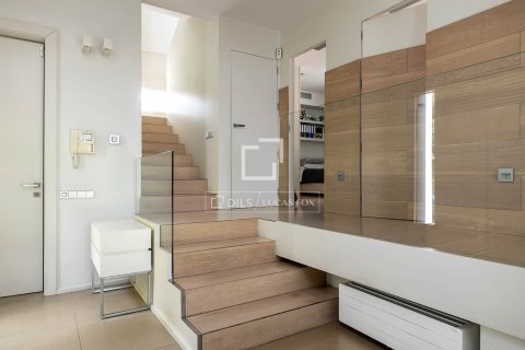 Villa de 6 dormitorios en venta en Barcelona, Cataluña, Spain № 6368 - foto 24