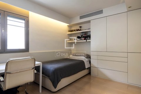 Villa de 6 dormitorios en venta en Barcelona, Cataluña, Spain № 6368 - foto 29
