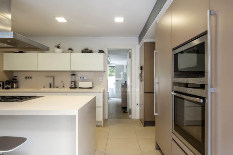 Villa de 6 dormitorios en venta en Barcelona, Cataluña, Spain № 6368 - foto 16