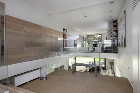Villa de 6 dormitorios en venta en Barcelona, Cataluña, Spain № 6368 - foto 22