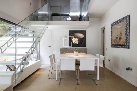 Villa de 6 dormitorios en venta en Barcelona, Cataluña, Spain № 6368 - foto 12