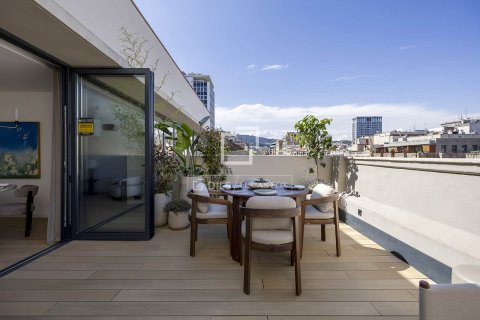 Ático de 2 dormitorios en venta en Barcelona, Cataluña, Spain № 4414