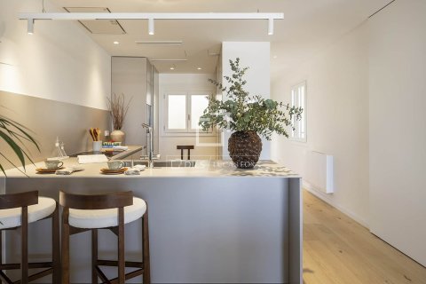 Ático de 2 dormitorios en venta en Barcelona, Cataluña, Spain № 4414 - foto 20