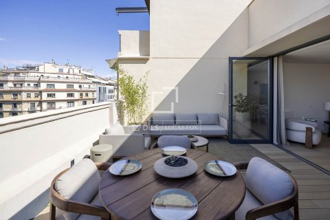 Ático de 2 dormitorios en venta en Barcelona, Cataluña, Spain № 4414 - foto 28