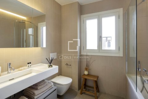 Ático de 2 dormitorios en venta en Barcelona, Cataluña, Spain № 4414 - foto 10