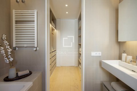 Ático de 2 dormitorios en venta en Barcelona, Cataluña, Spain № 4414 - foto 9
