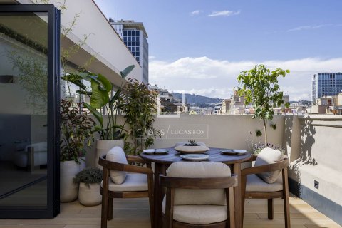 Ático de 2 dormitorios en venta en Barcelona, Cataluña, Spain № 4414 - foto 29