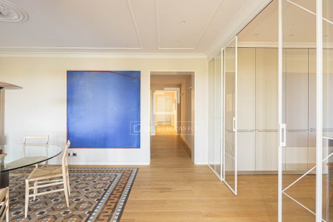 Apartamento de 3 dormitorios en venta en Barcelona, Cataluña, Spain № 4412 - foto 16