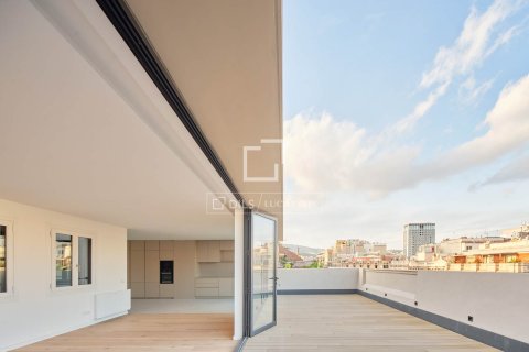 Ático de 3 dormitorios en venta en Barcelona, Cataluña, Spain № 4413