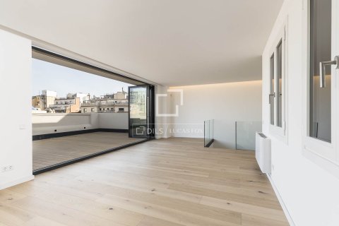 3 bedrooms penthouse for sale in Barcelona, Catalonia, Spain № 4413 - photo 11