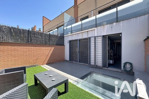 Casa adosada de 3 dormitorios en venta en Vilafranca Del Penedes, Barcelona, Cataluña, Spain № 8455 - foto 3