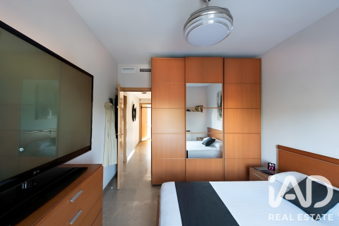Dúplex de 3 dormitorios en venta en Cornellà de Llobregat, Barcelona, Cataluña, Spain № 8459 - foto 29