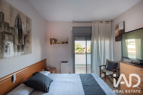 Dúplex de 3 dormitorios en venta en Cornellà de Llobregat, Barcelona, Cataluña, Spain № 8459 - foto 27