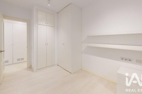 Apartamento de 3 dormitorios en venta en Sant Pol de Mar, Barcelona, Cataluña, Spain № 8457 - foto 16