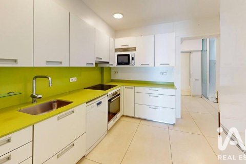 Apartamento de 3 dormitorios en venta en Sant Pol de Mar, Barcelona, Cataluña, Spain № 8457 - foto 7