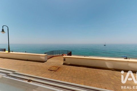 Apartamento de 3 dormitorios en venta en Sant Pol de Mar, Barcelona, Cataluña, Spain № 8457 - foto 4