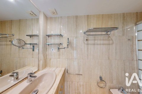 Apartamento de 3 dormitorios en venta en Sant Pol de Mar, Barcelona, Cataluña, Spain № 8457 - foto 22