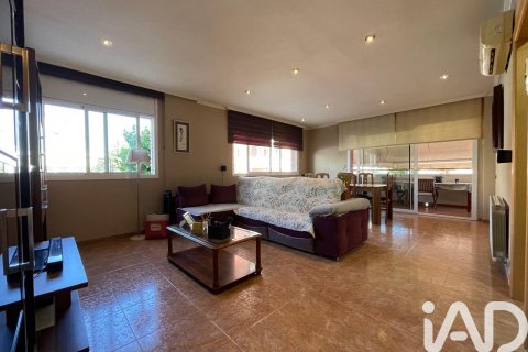 Apartamento de 4 dormitorios en venta en Vilanova i la Geltrú, Barcelona, Cataluña, Spain № 8454