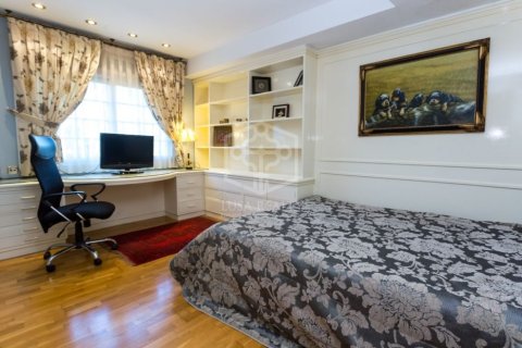 Casa adosada de 6 dormitorios en venta en Gavà, Barcelona, Cataluña, Spain № 1007 - foto 19