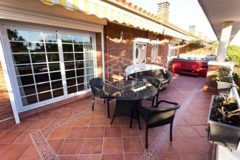 Casa adosada de 6 dormitorios en venta en Gavà, Barcelona, Cataluña, Spain № 1007 - foto 24