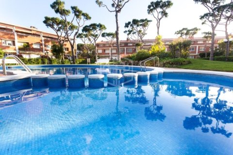 Villa de 6 dormitorios en venta en Gavà, Barcelona, Cataluña, Spain № 1006 - foto 2