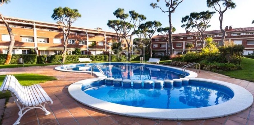 Villa de 6 dormitorios en venta en Gavà, Barcelona, Cataluña, Spain № 1006
