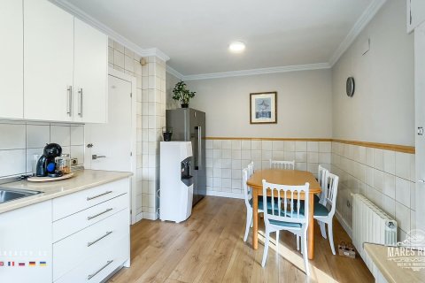 Villa de 5 dormitorios en venta en Lloret de Mar, Gerona, Cataluña, Spain № 1004 - foto 4