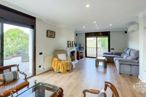 Villa de 5 dormitorios en venta en Lloret de Mar, Gerona, Cataluña, Spain № 1004 - foto 20