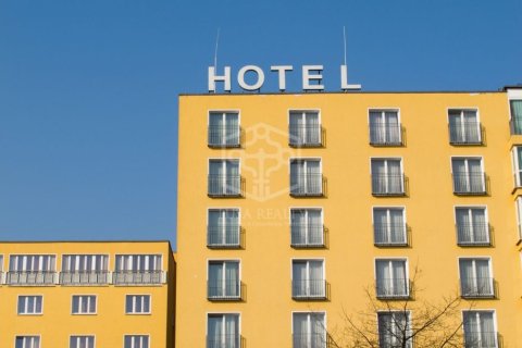 Propiedad comercial de 45 dormitorios en venta en Barcelona, Cataluña, Spain № 1105