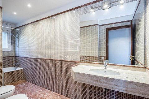 Villa de 6 dormitorios en venta en Sant Cugat del Vallès, Barcelona, Cataluña, Spain № 6651 - foto 27