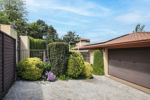 Villa de 6 dormitorios en venta en Sant Cugat del Vallès, Barcelona, Cataluña, Spain № 6651 - foto 24