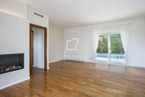Villa de 6 dormitorios en venta en Sant Cugat del Vallès, Barcelona, Cataluña, Spain № 6651 - foto 7