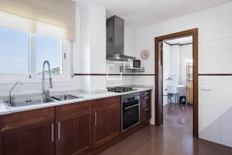 Villa de 6 dormitorios en venta en Sant Cugat del Vallès, Barcelona, Cataluña, Spain № 6651 - foto 11