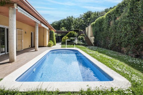 Villa de 6 dormitorios en venta en Sant Cugat del Vallès, Barcelona, Cataluña, Spain № 6651 - foto 3