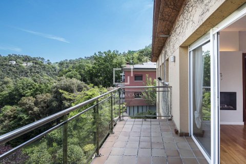 Villa de 6 dormitorios en venta en Sant Cugat del Vallès, Barcelona, Cataluña, Spain № 6651 - foto 19