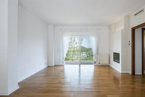 Villa de 6 dormitorios en venta en Sant Cugat del Vallès, Barcelona, Cataluña, Spain № 6651 - foto 5
