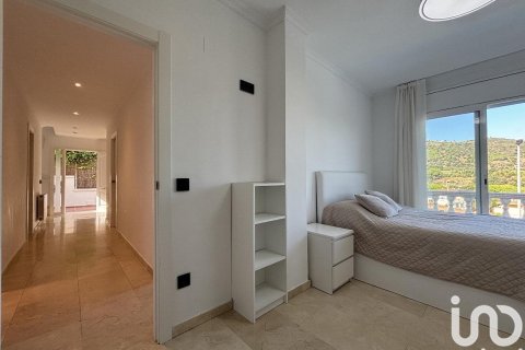 Сasa de 4 dormitorios en venta en Calella, Barcelona, Cataluña, Spain № 4798 - foto 14