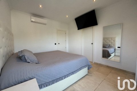Сasa de 4 dormitorios en venta en Calella, Barcelona, Cataluña, Spain № 4798 - foto 13